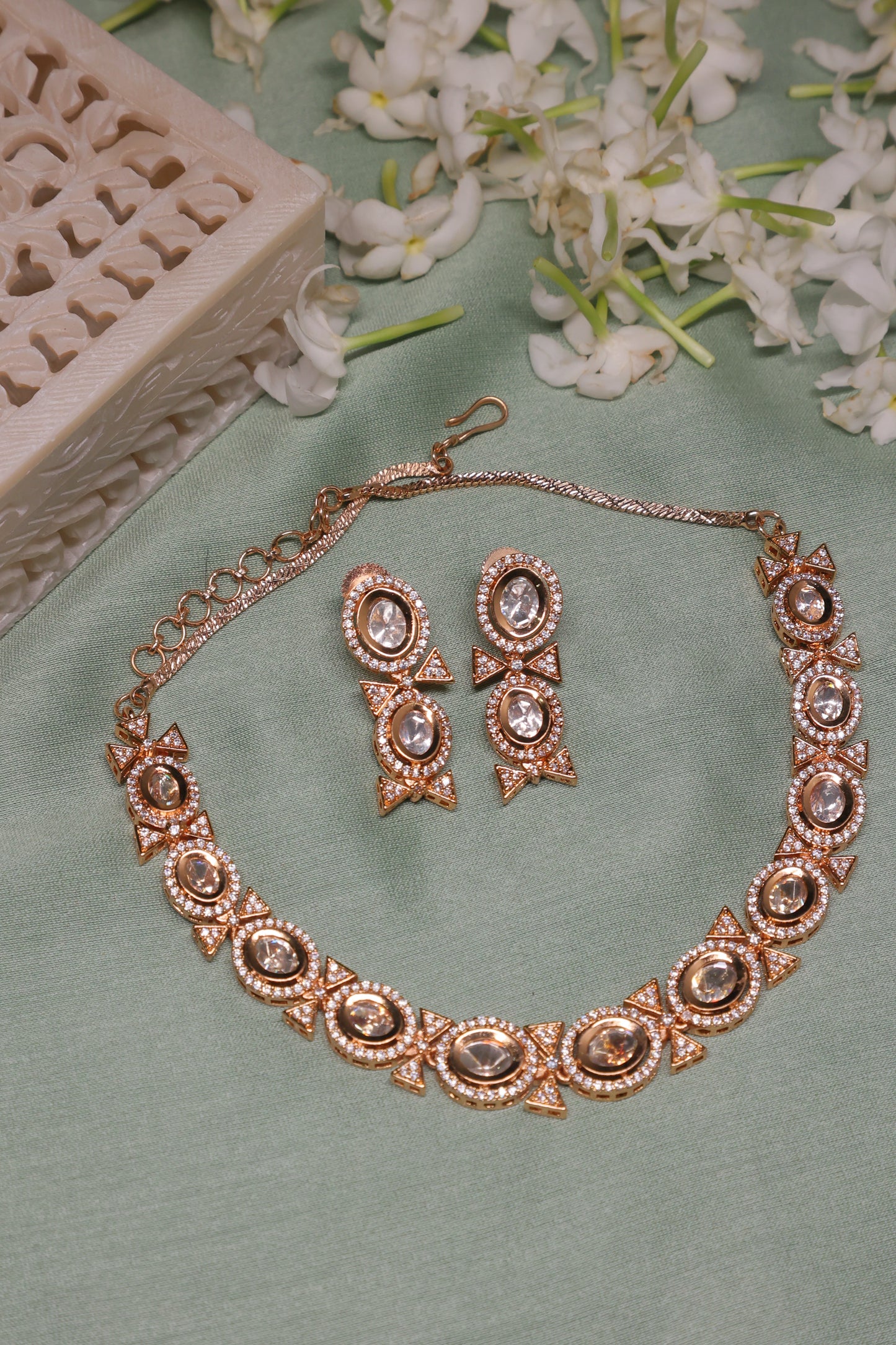 Noor - Elegant Polki Necklace with Earrings