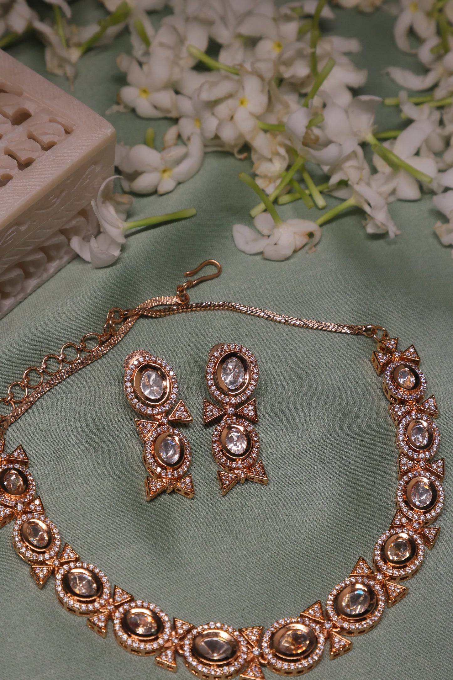 Noor - Elegant Polki Necklace with Earrings