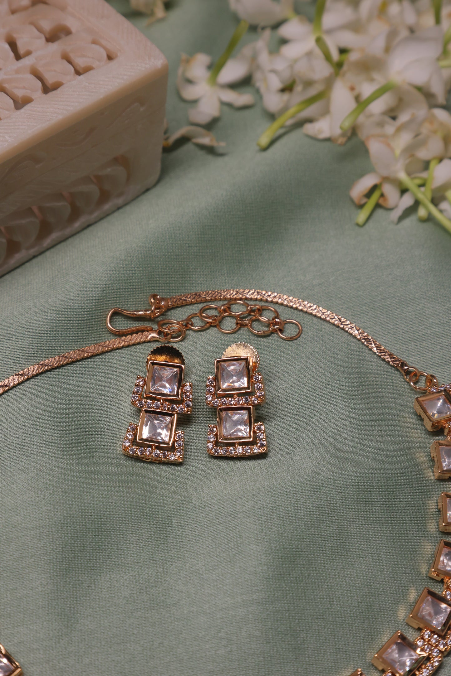 Noor - Square Polki Necklace with Earrings