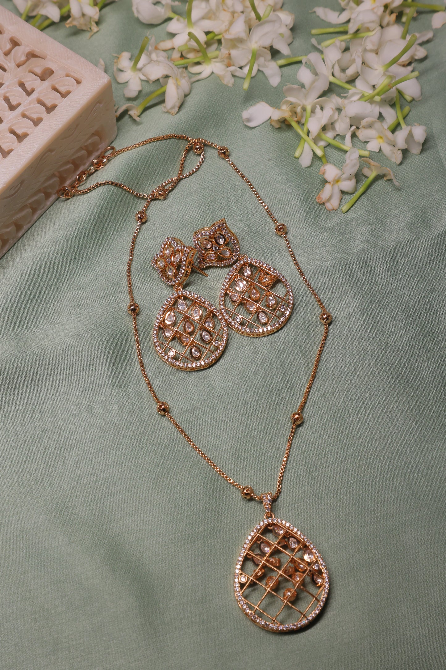 Noor - Polki Pendant Set with Earrings