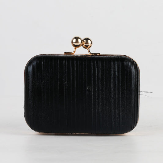 Glowing Gleam - Black Clutch