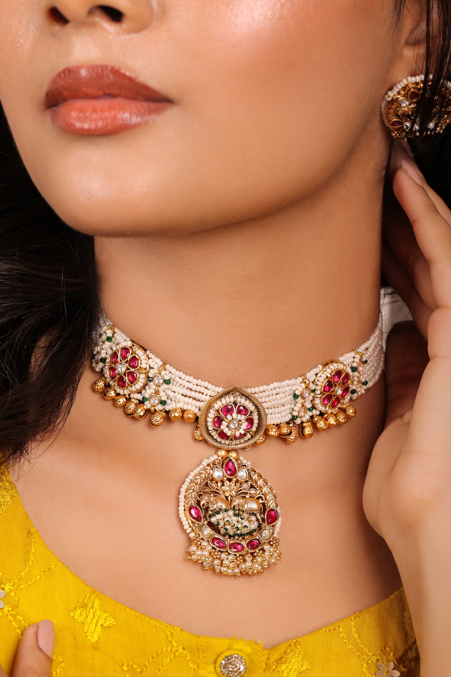 Aarohi - Pearl and Temple Choker with Earrings