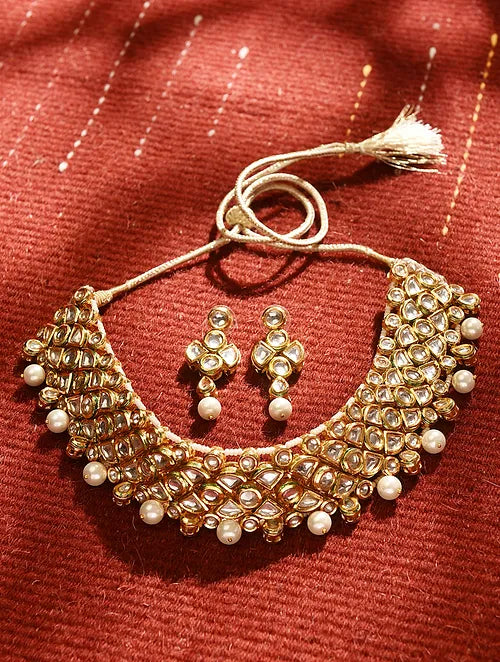 Traditional Kundan Necklace with Earrings