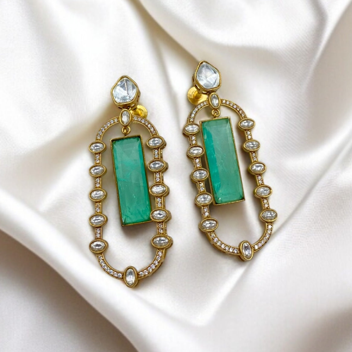 Panna – Polki and emerald stone earrings.