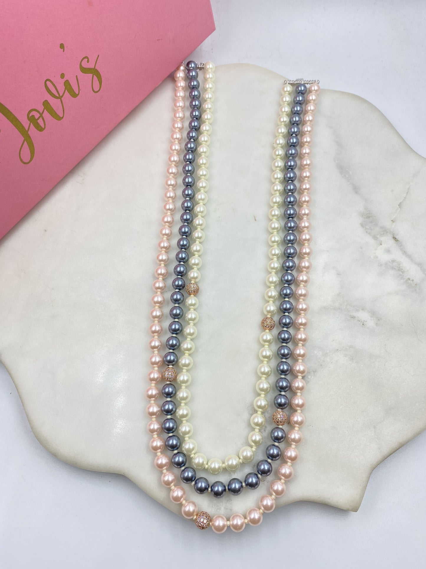 TRIPLE LINE SHELL PEARL NECKLACE