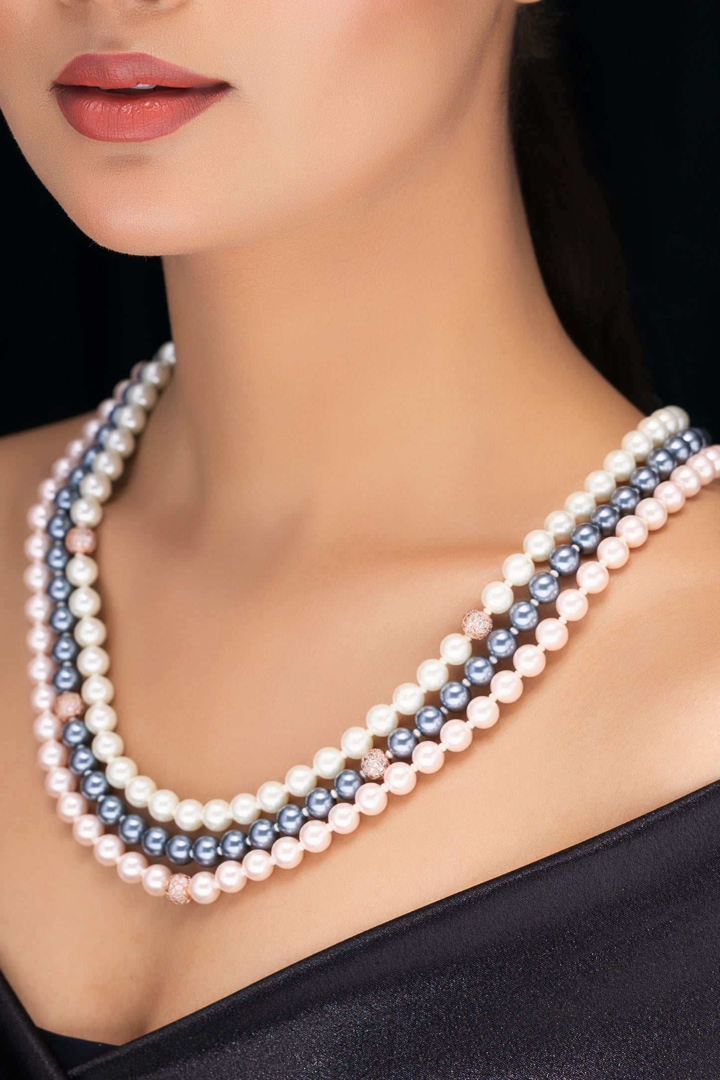 TRIPLE LINE SHELL PEARL NECKLACE