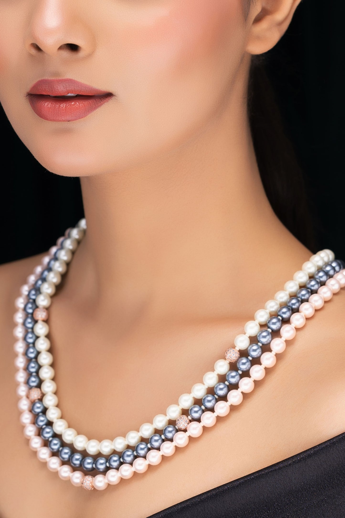 TRIPLE LINE SHELL PEARL NECKLACE