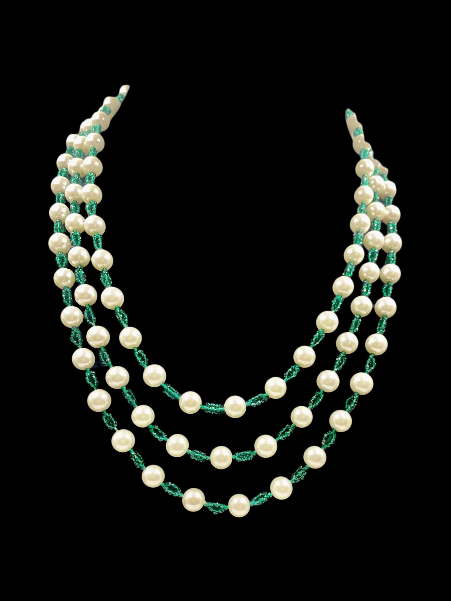 TRIPLE LINE WHITE SHELL PEARL & HYDRO LONG NECKLACE