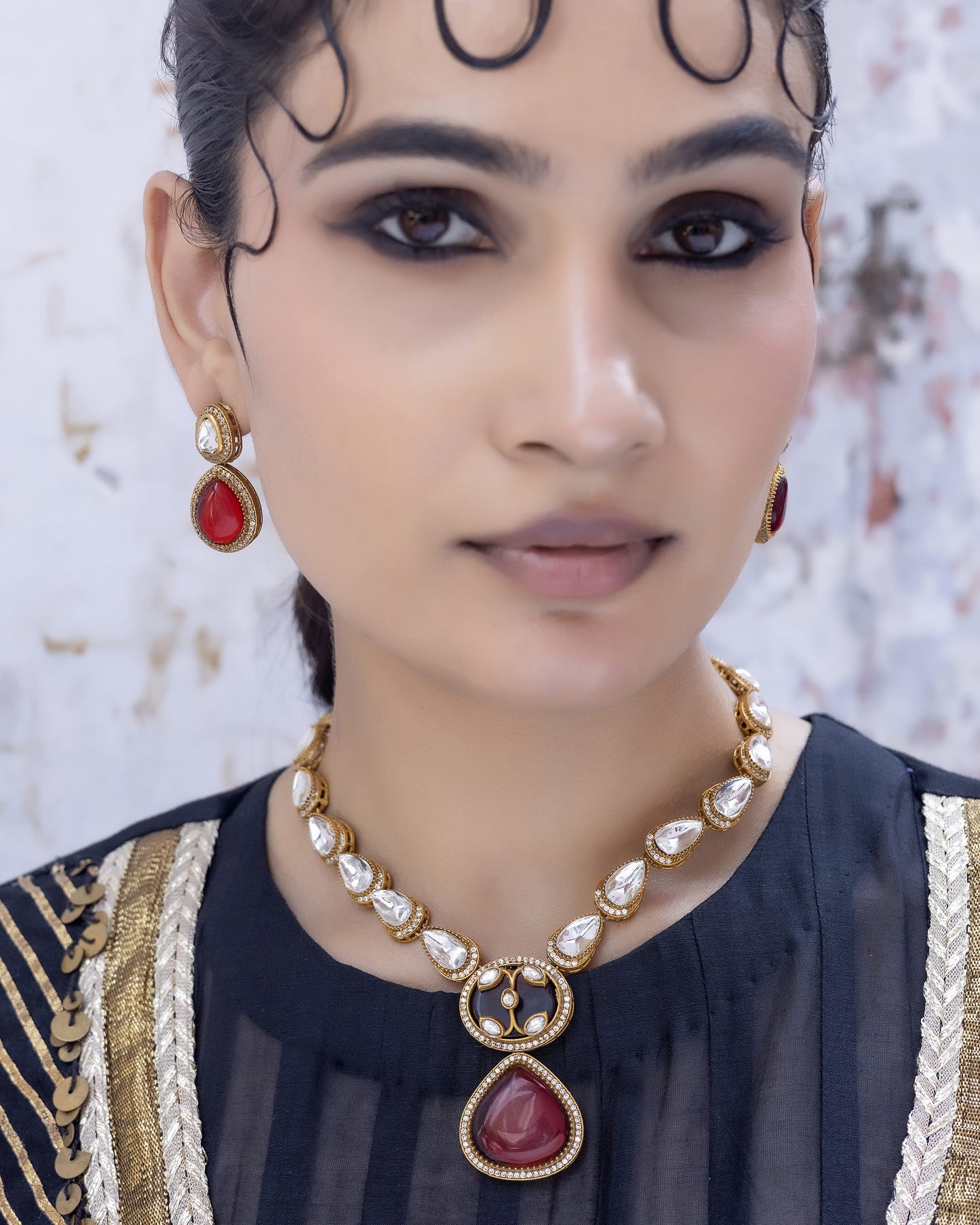 Mehr-un-Nisa - Traditional Red Long Polki Heirloom Set With Earrings