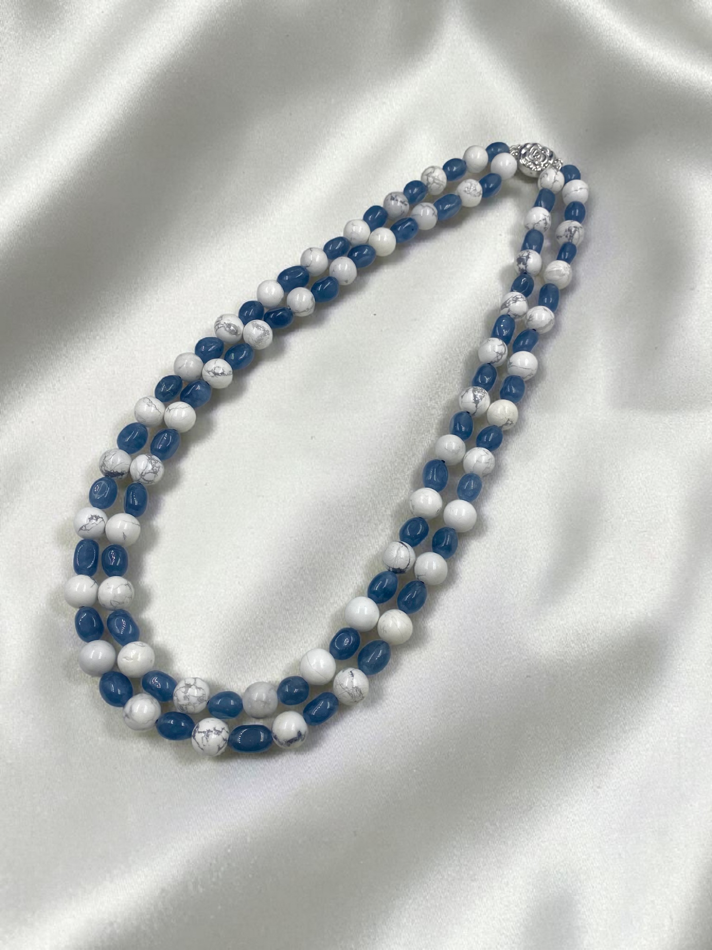 DOUBLE LINE WHITE AGATE & GREY QUARTZ WESTERN NECKLACE