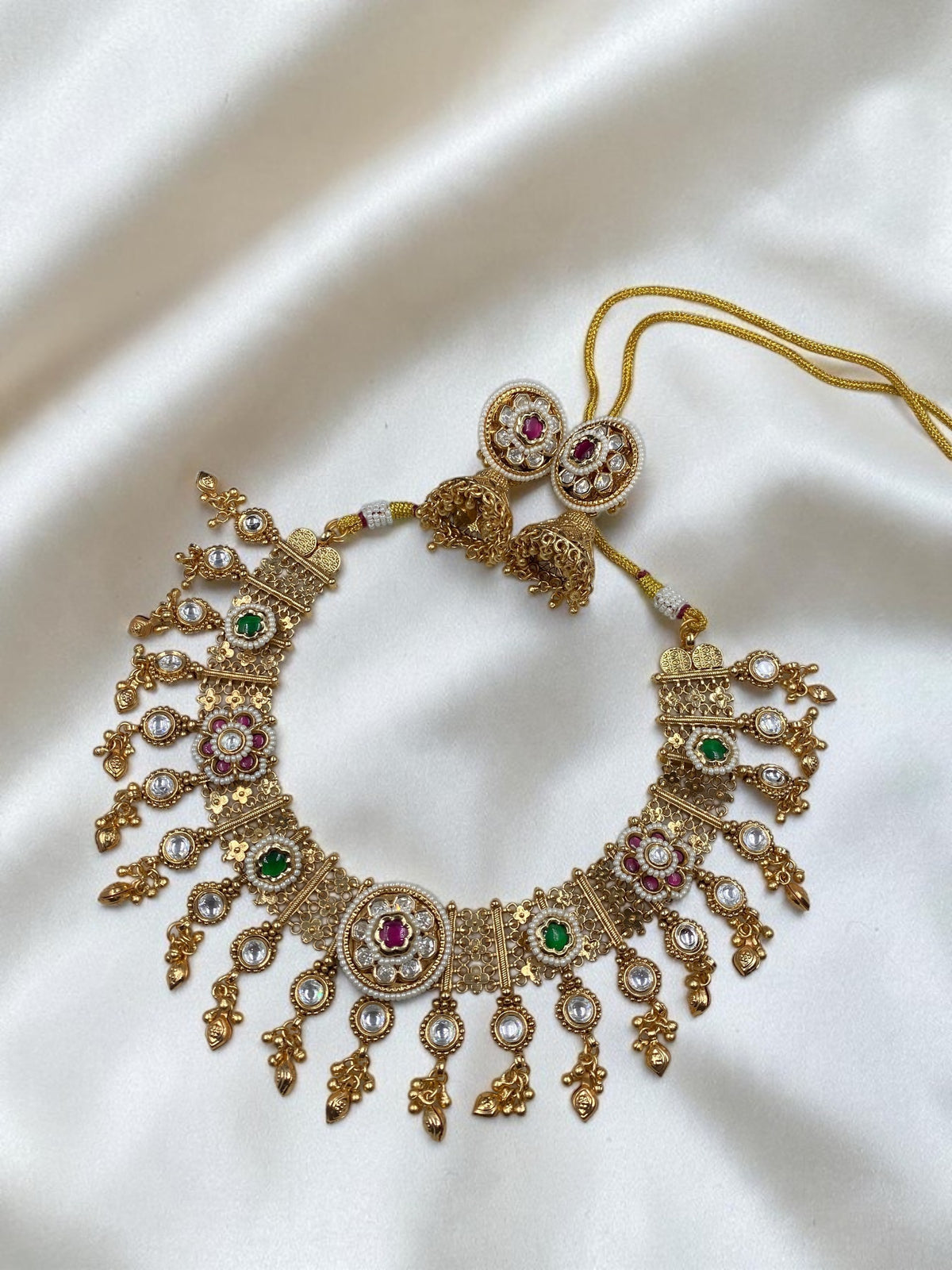 TEMPLE SHORT NECKLACE WITH EARRINGS