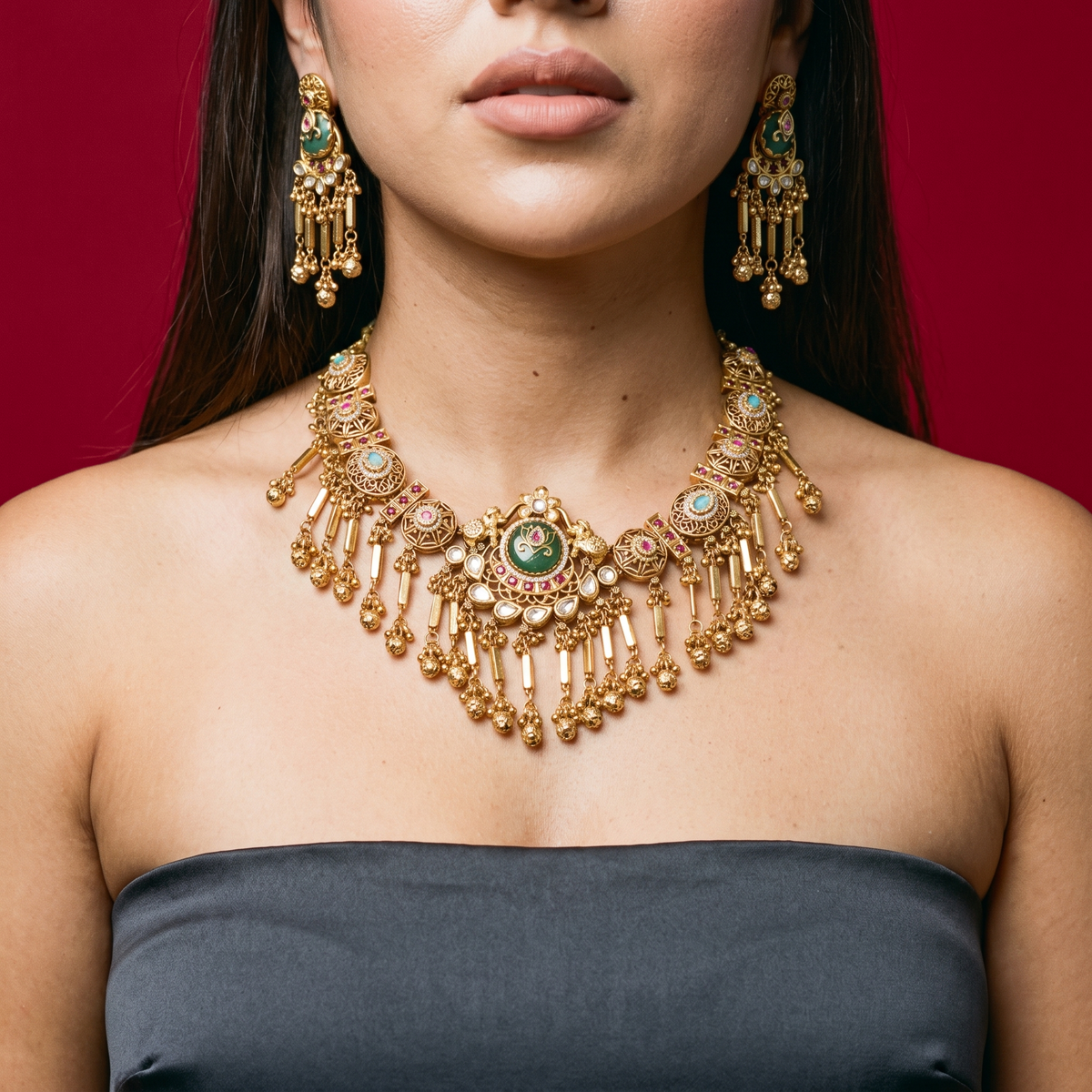 TEMPLE SHORT NECKLACE WITH EARRINGS