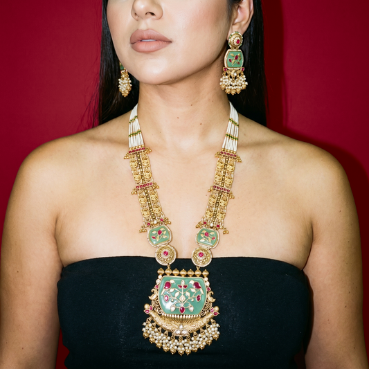 TEMPLE MINT GREEN LONG NECKLACE WITH EARRINGS