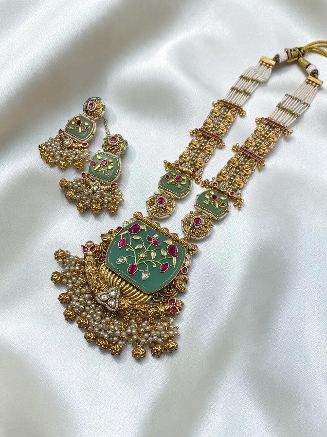 TEMPLE MINT GREEN LONG NECKLACE WITH EARRINGS