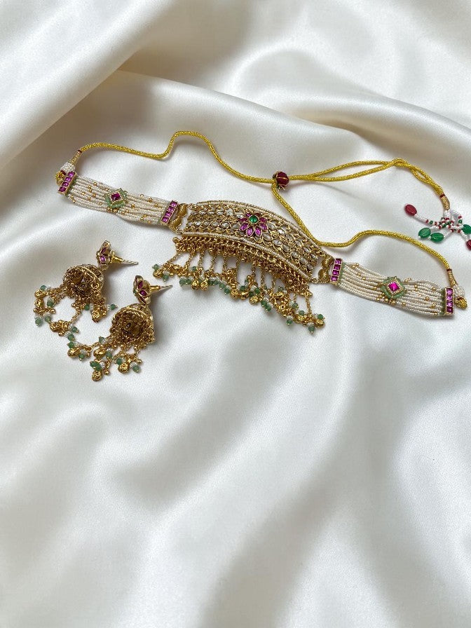 TEMPLE CHOKER NECKLACE WITH EARRINGS