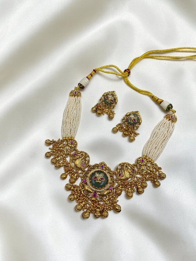 TEMPLE SHORT NECKLACE WITH EARRINGS