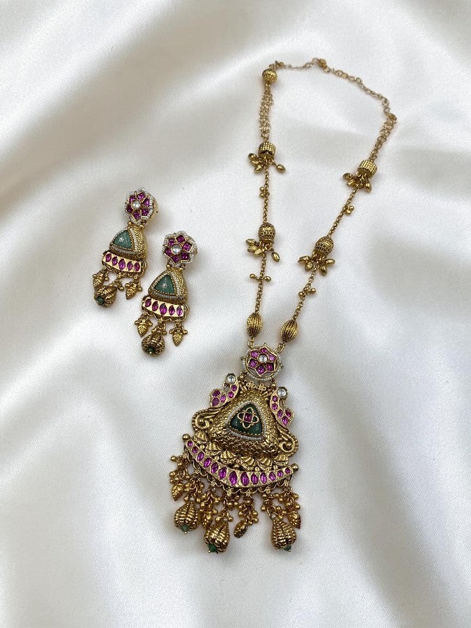 TEMPLE GOLDEN LONG NECKLACE WITH EARRINGS