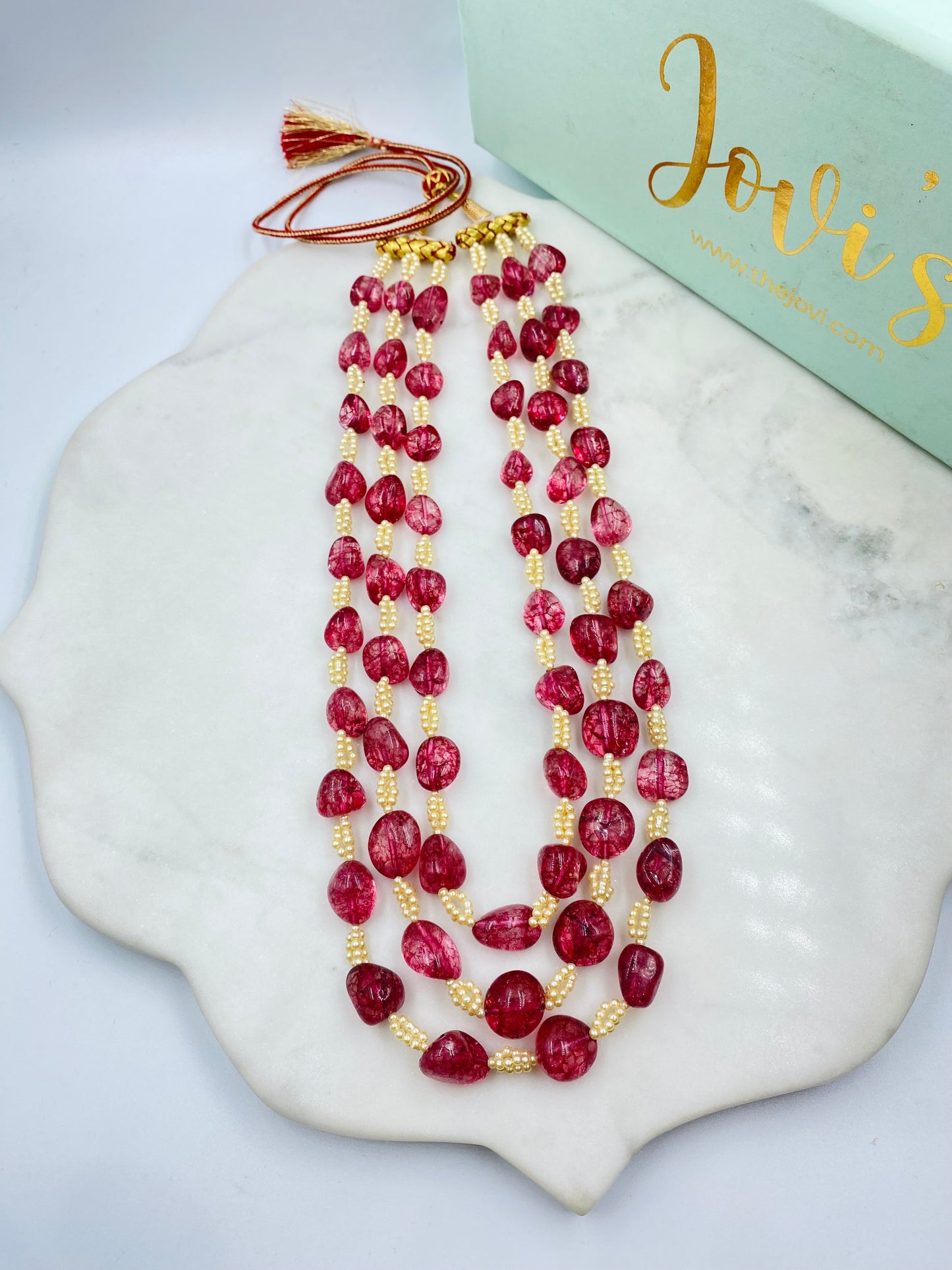 MAROON BEADS AND WHITE SHELL PEARLS TRIPLE LINE NECKLACE