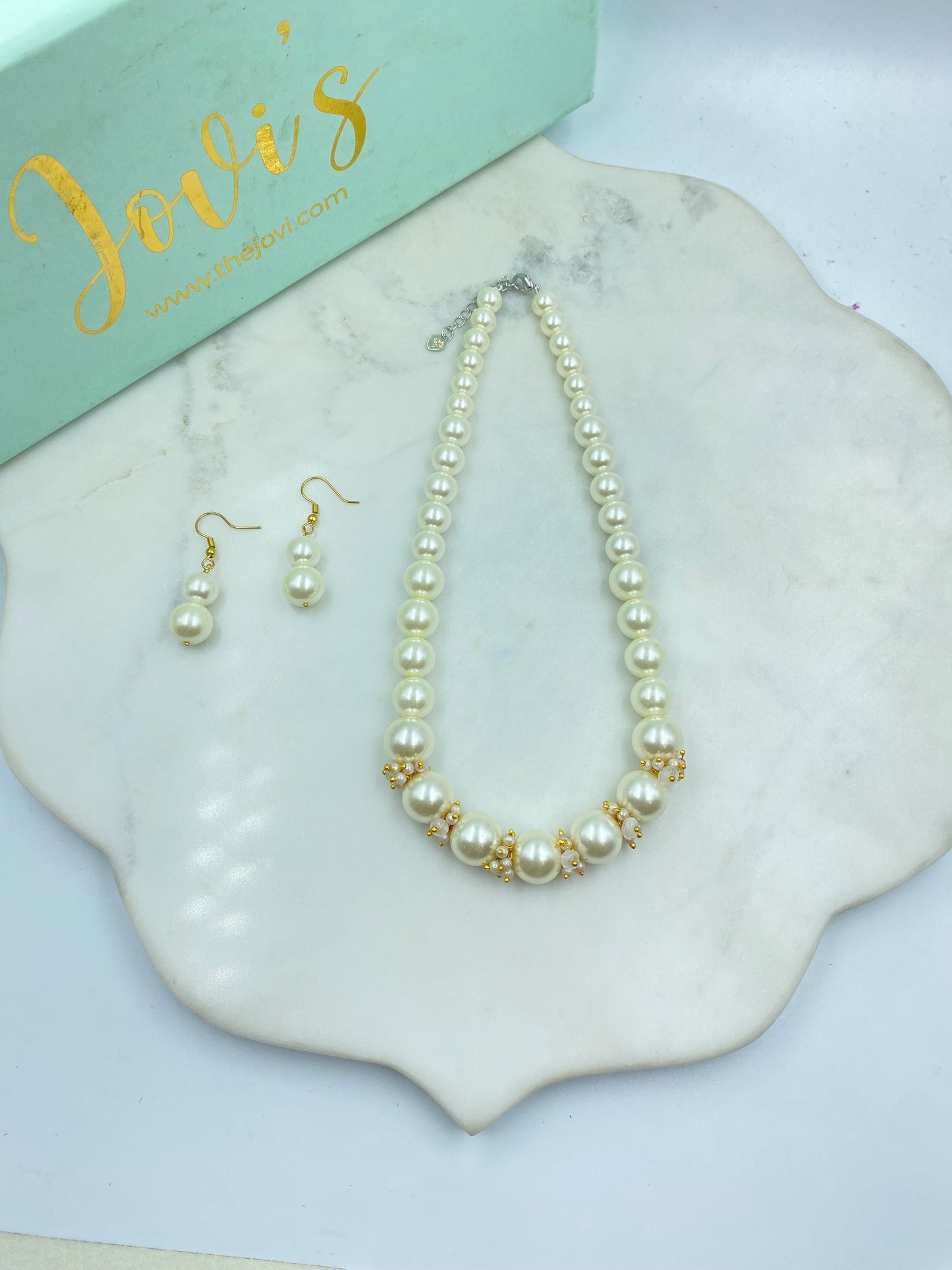 SHELL PEARLS SINGLE LINE NECKLACE WITH EARRINGS