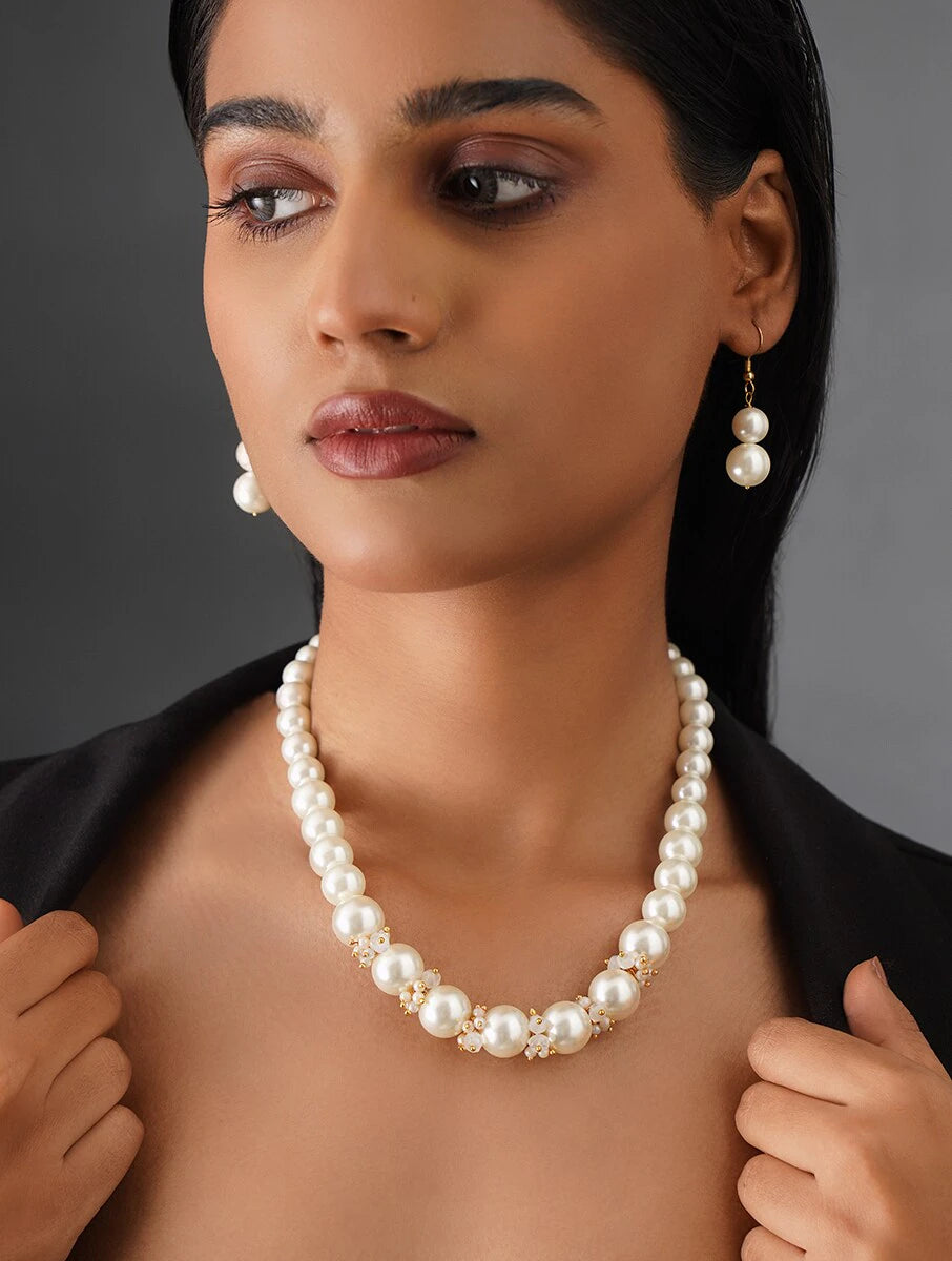 SHELL PEARLS SINGLE LINE NECKLACE WITH EARRINGS