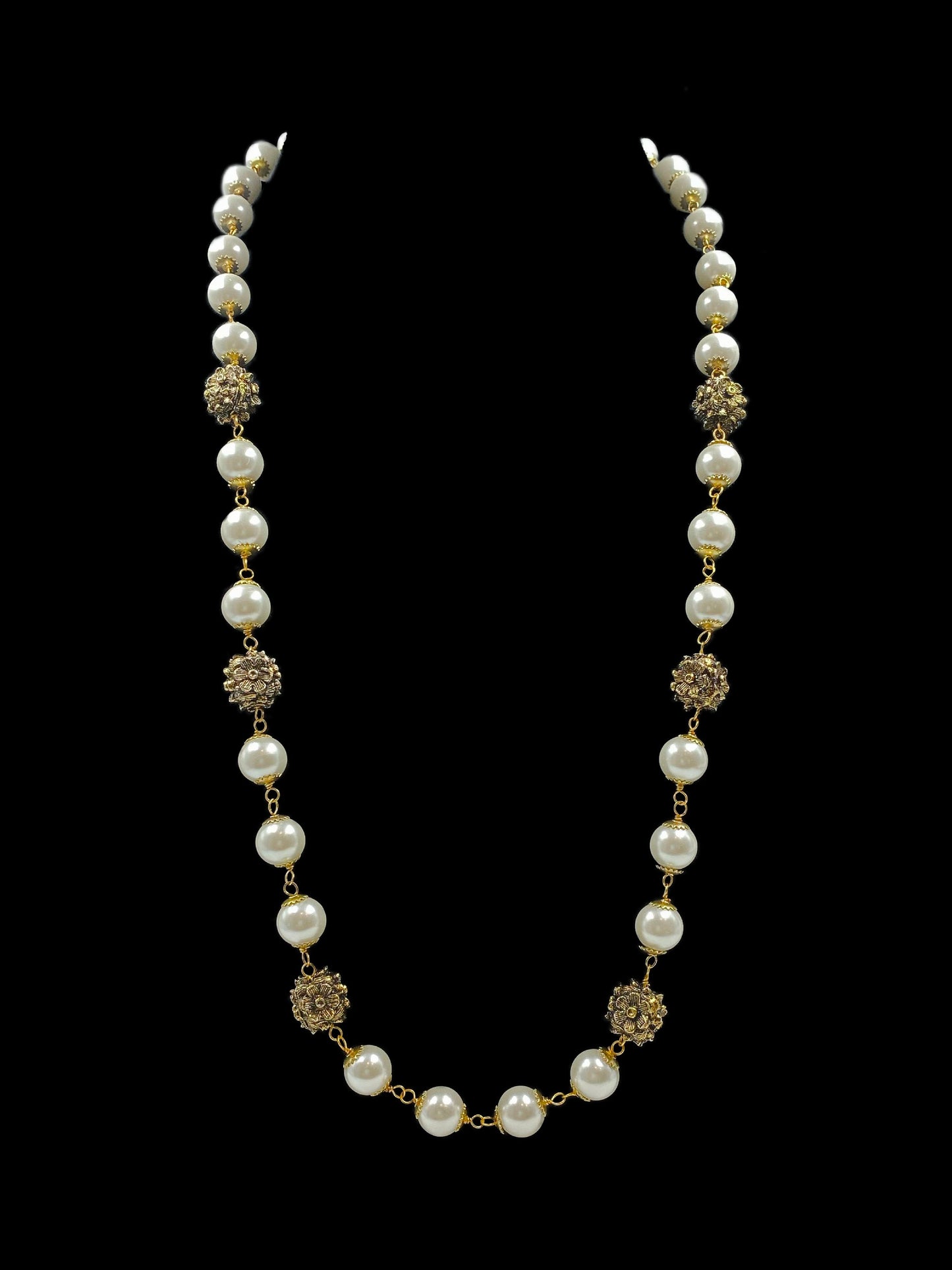 SHELL PEARLS LONG NECKLACE