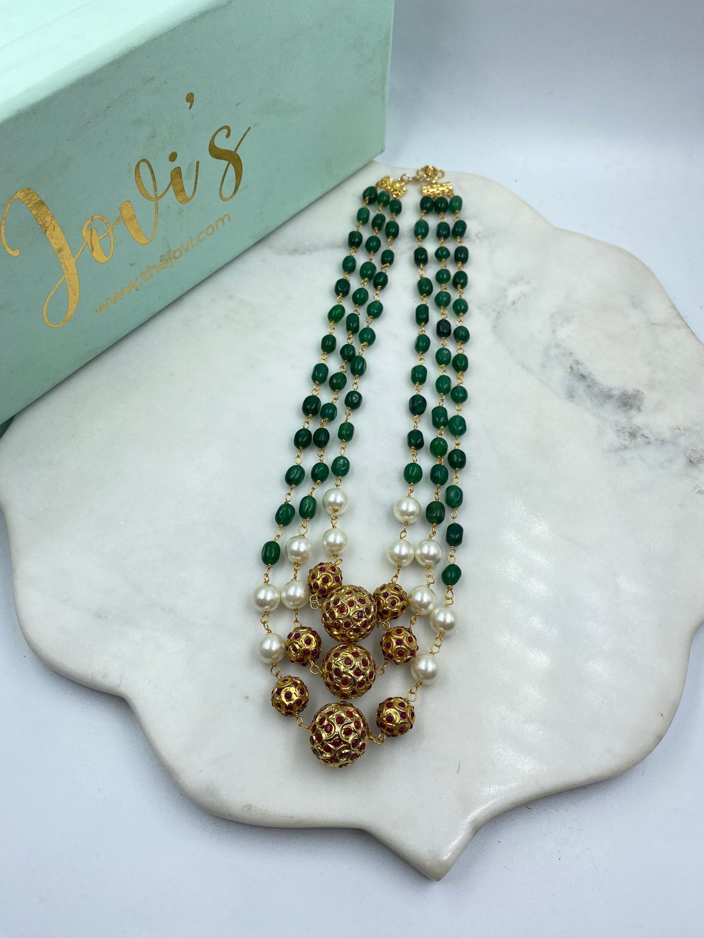 TRIPLE LINE GREEN QUARTZ WITH TRADITIONAL BEADS NECKLACE