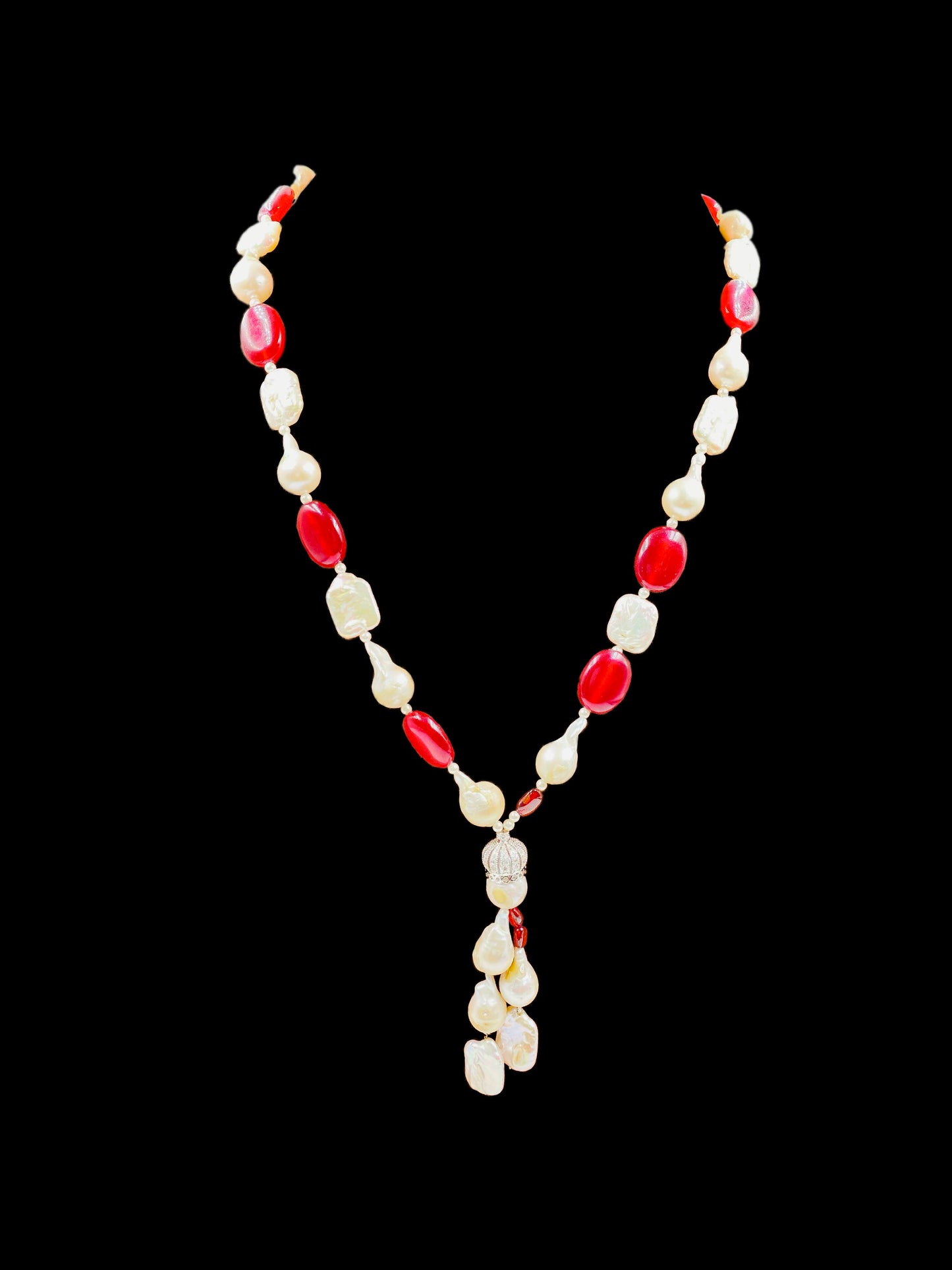 FRESHWATER PEARL AND RED QUARTZ NECKLACE