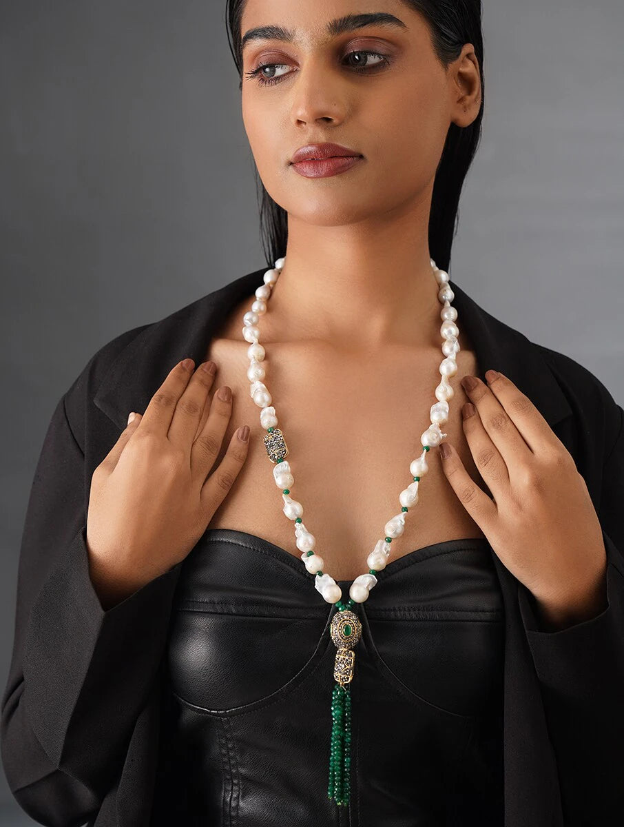 FRESHWATER PEARL AND GREEN JADE NECKLACE