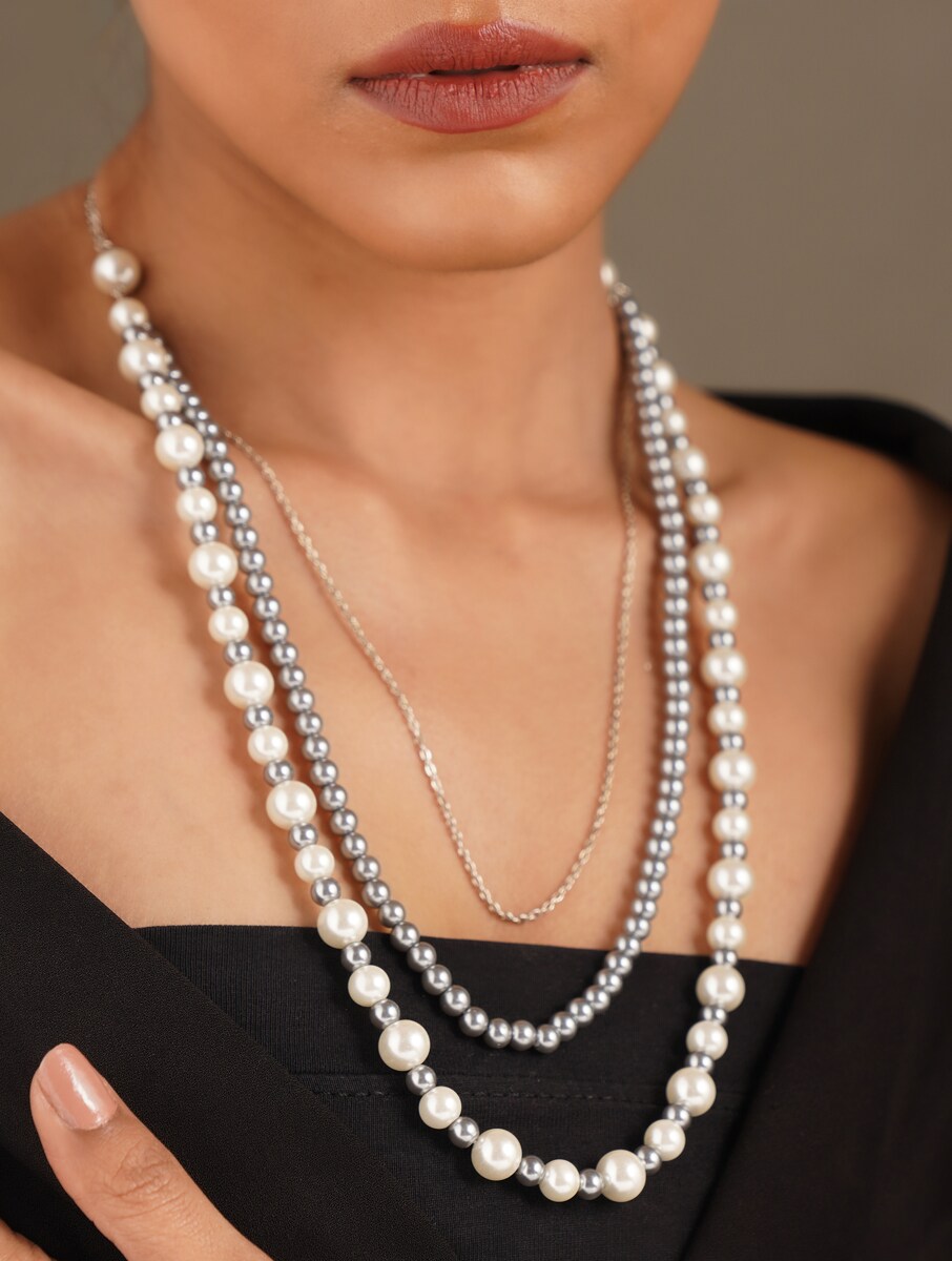 Shell Pearl Necklace