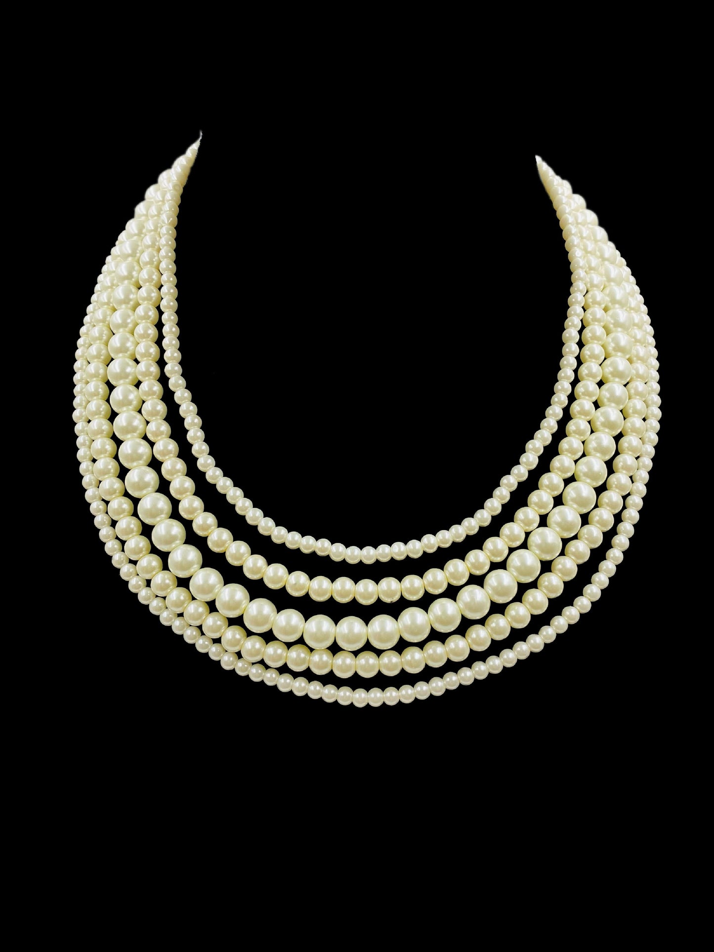 MULTILAYERED SHELL PEARL NECKLACE