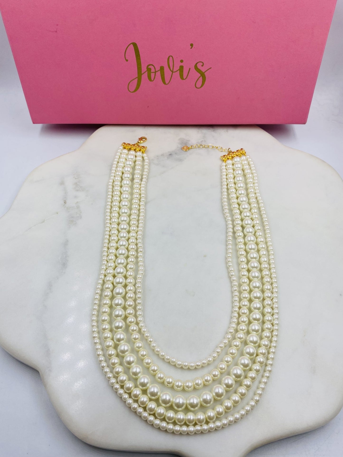 MULTILAYERED SHELL PEARL NECKLACE