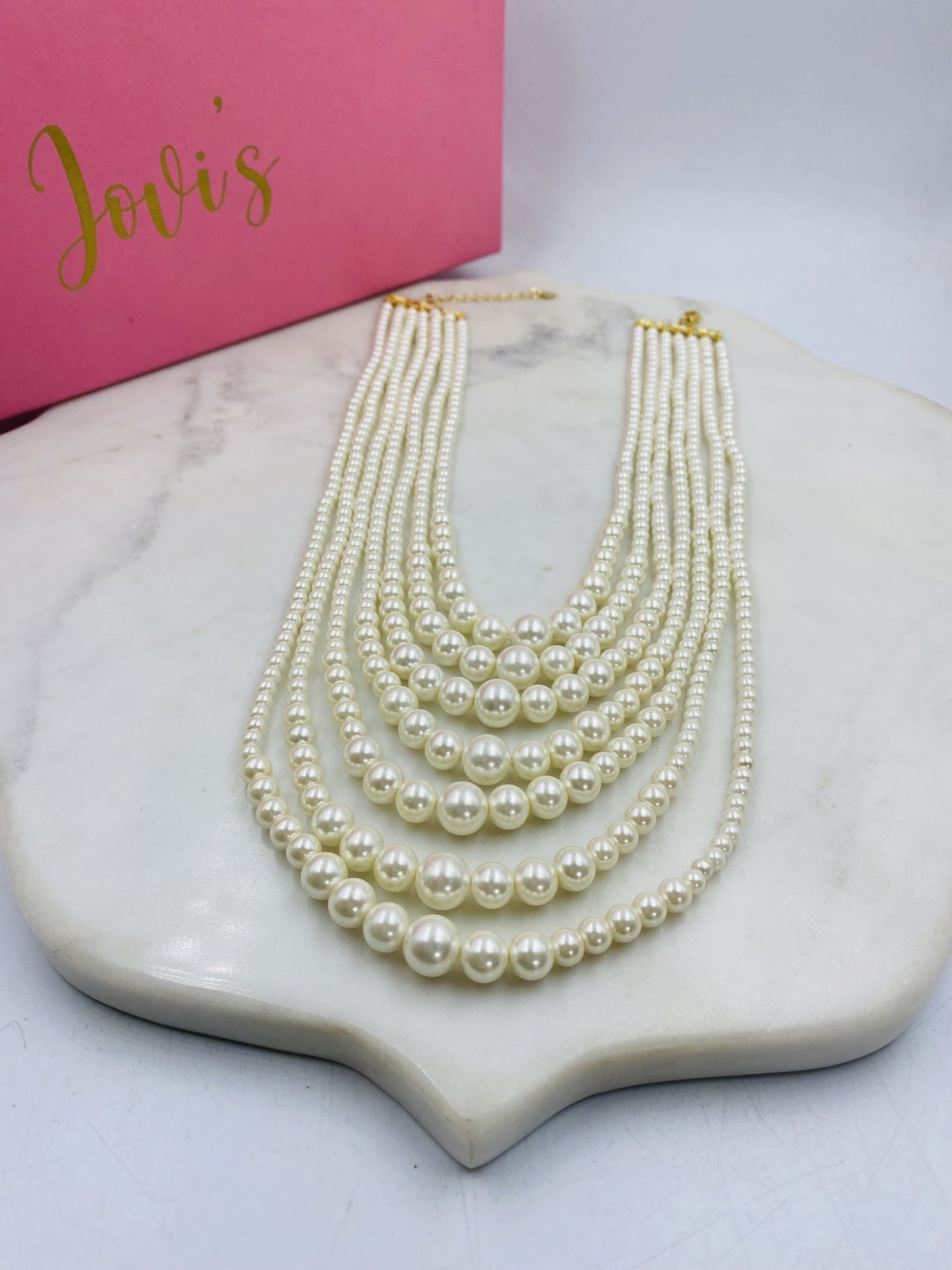 MULTILAYERED SHELL PEARL NECKLACE