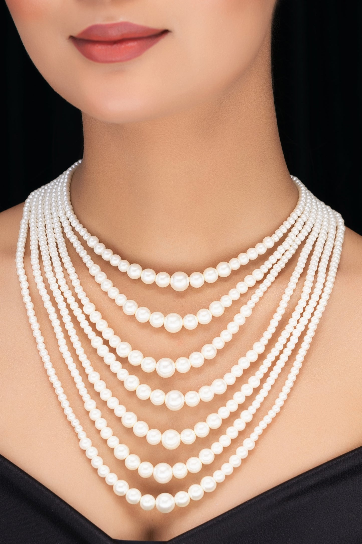 MULTILAYERED SHELL PEARL NECKLACE