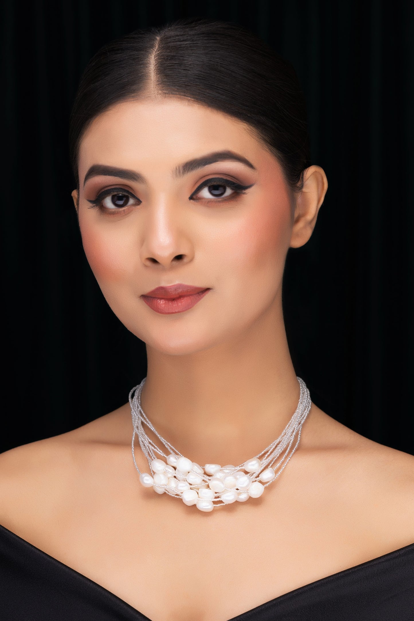 MULTILAYERED FRESHWATER PEARL SILVER NECKLACE