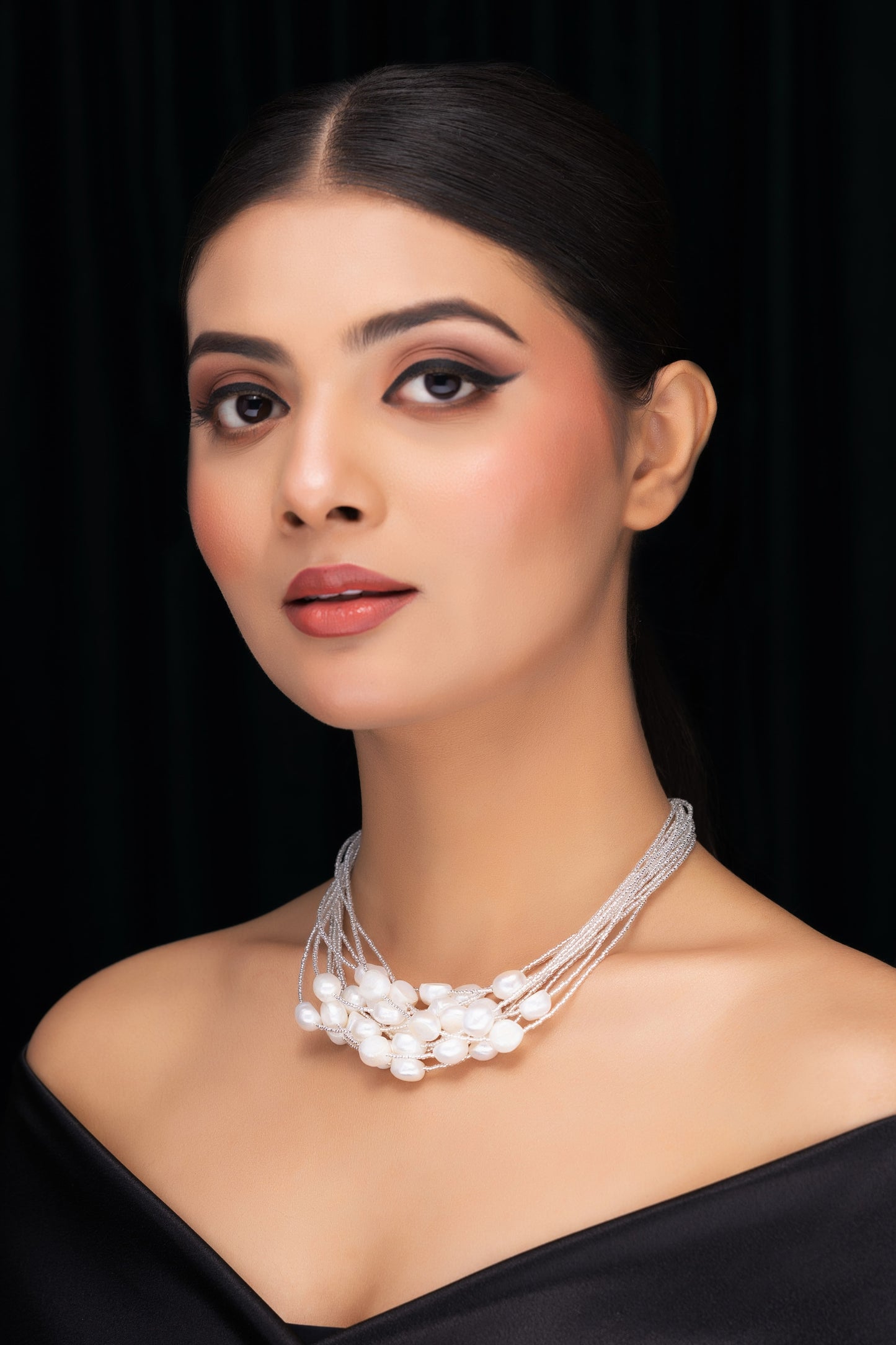 MULTILAYERED FRESHWATER PEARL SILVER NECKLACE