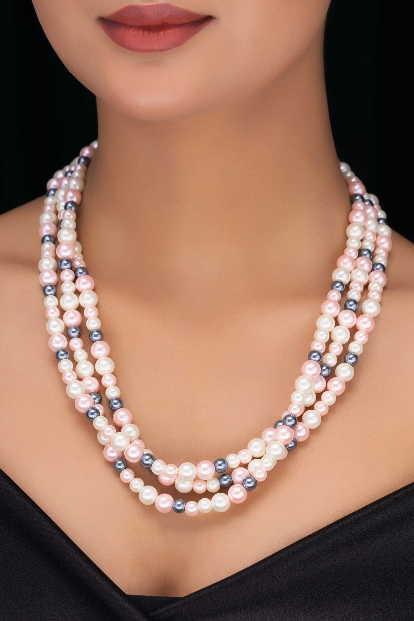 MULTICOLOR TRIPLE LINE SHELL PEARL NECKLACE