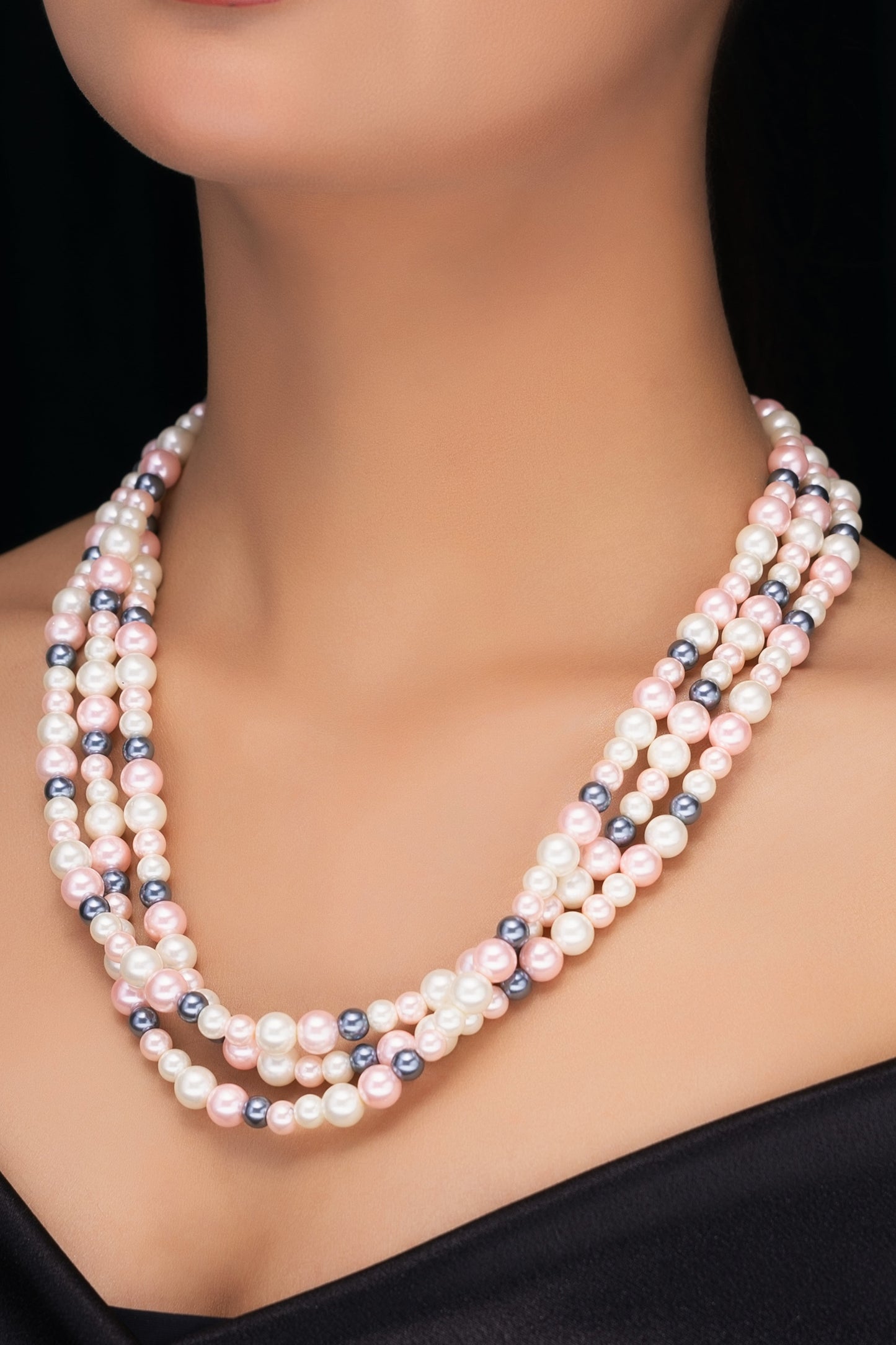 MULTICOLOR TRIPLE LINE SHELL PEARL NECKLACE