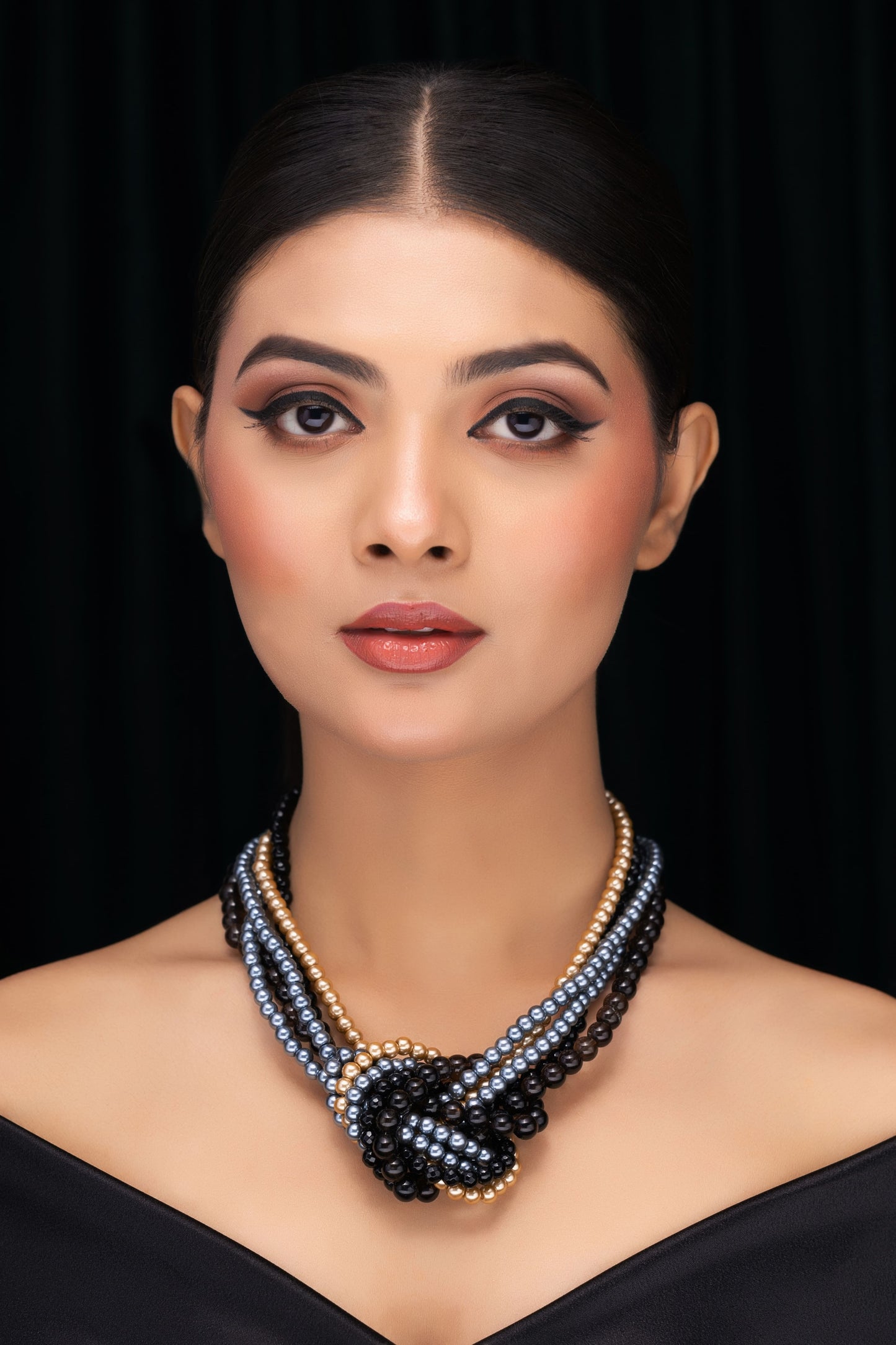 SHELL PEARL & ONYX KNOT NECKLACE