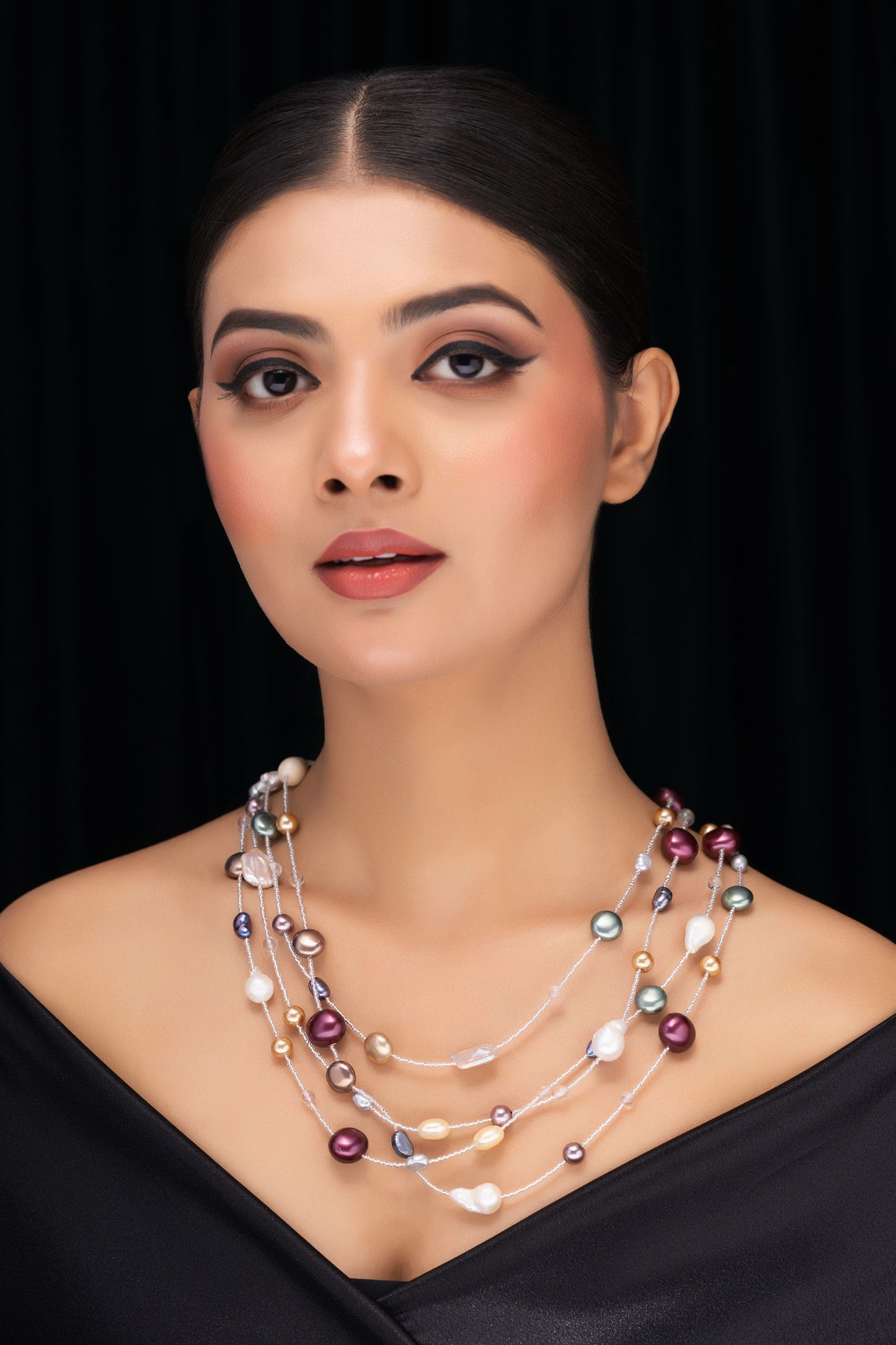 MULTICOLOR FRESHWATER PEARL LAYERED NECKLACE