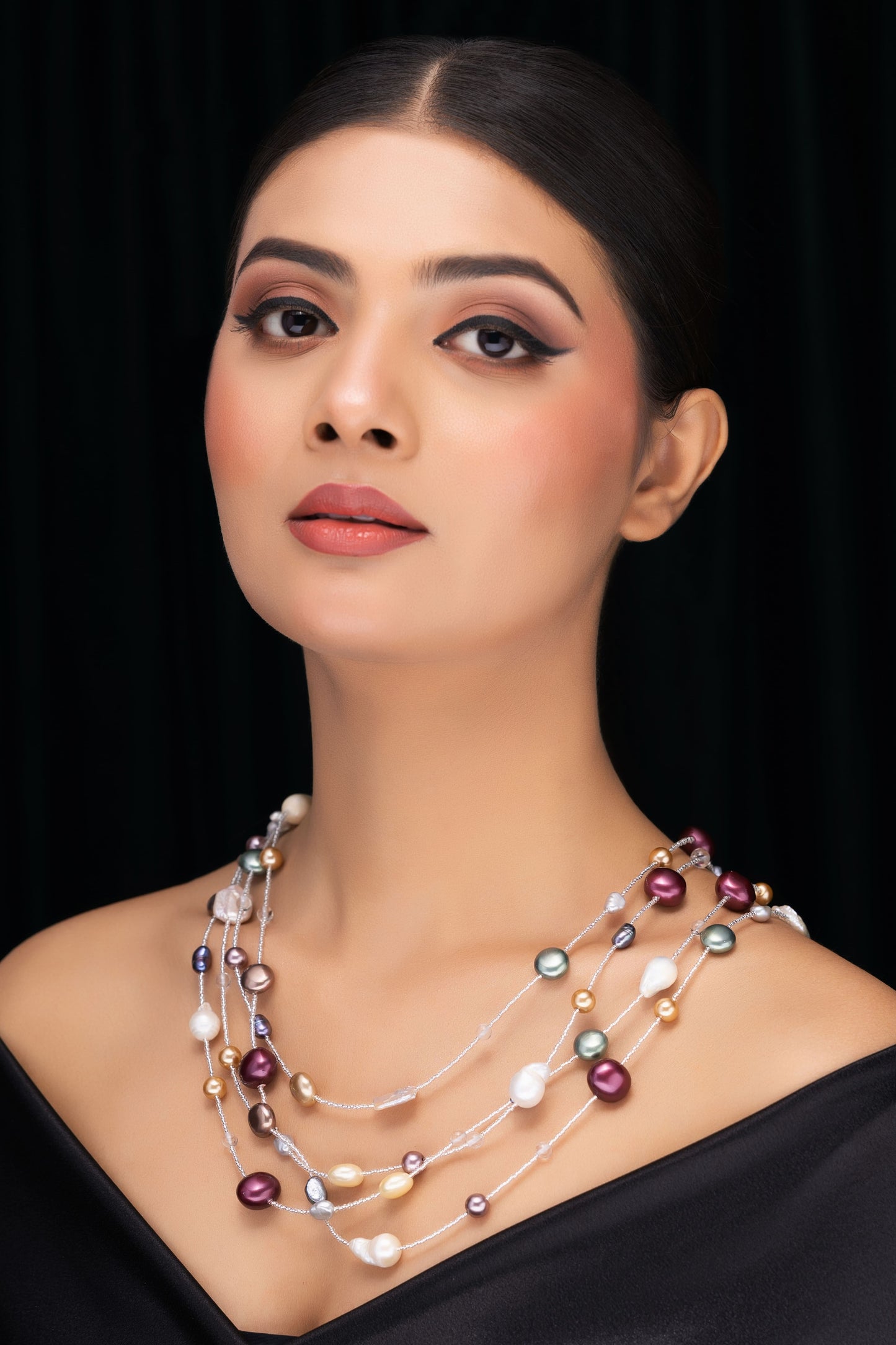 MULTICOLOR FRESHWATER PEARL LAYERED NECKLACE