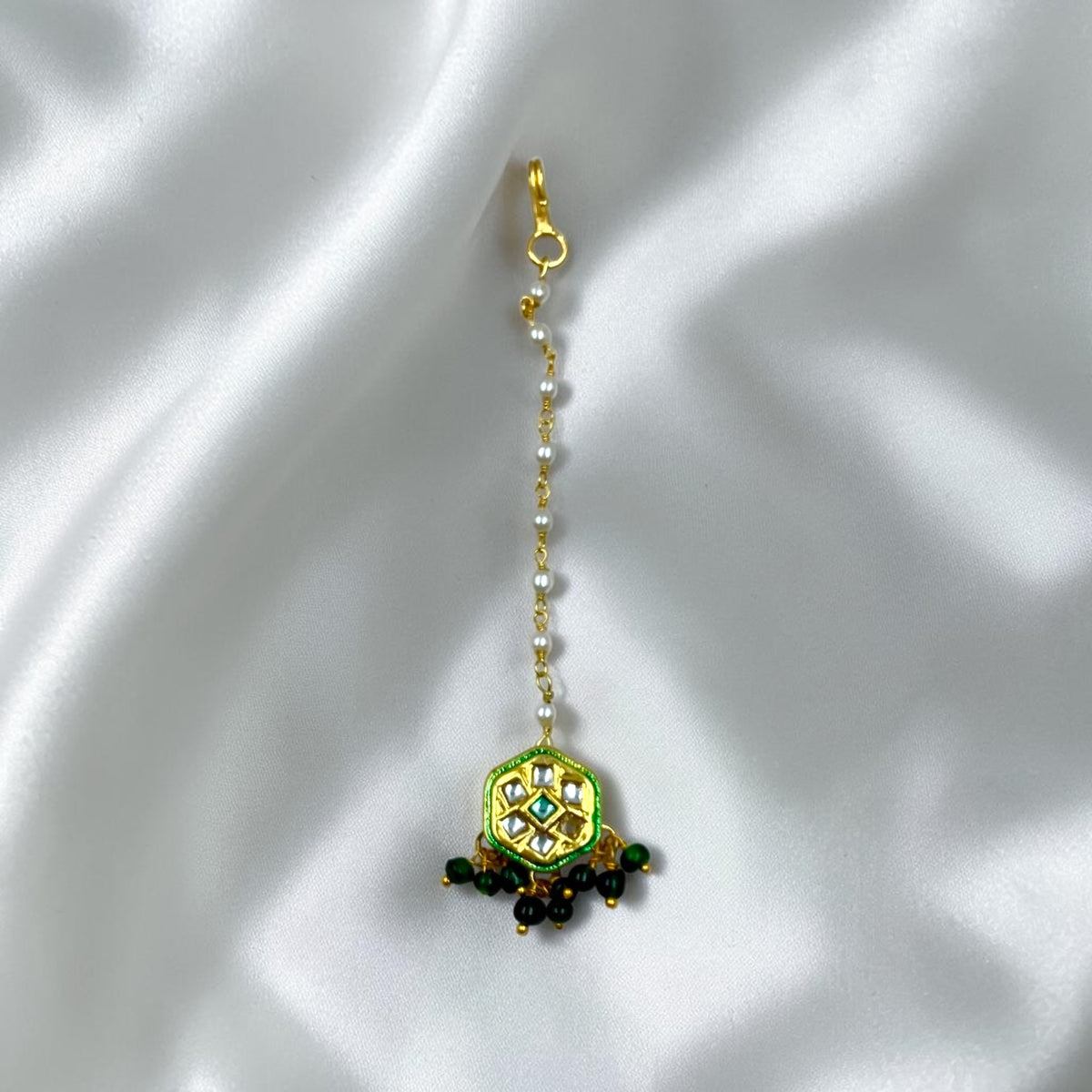 Kundan With Green Drop Mangtika