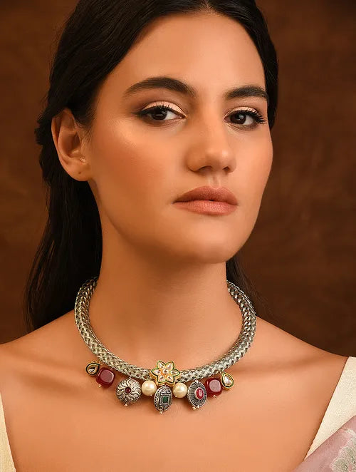 Red Green Dual Tone Kundan Hasli Necklace with Pearls