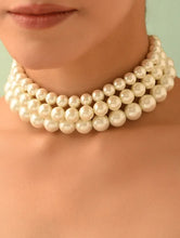 Load image into Gallery viewer, Gradient Shell Pearl Choker
