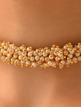 Load image into Gallery viewer, Classic Pearl Choker

