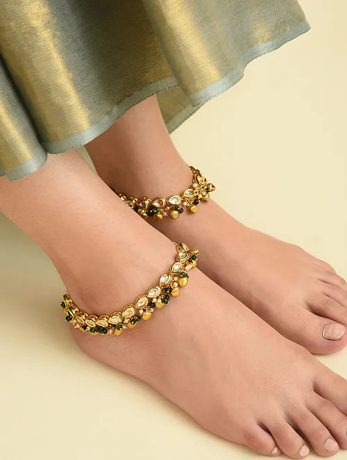 Drop Kundan Anklet with Green Stones, Pearls and Ghungroo