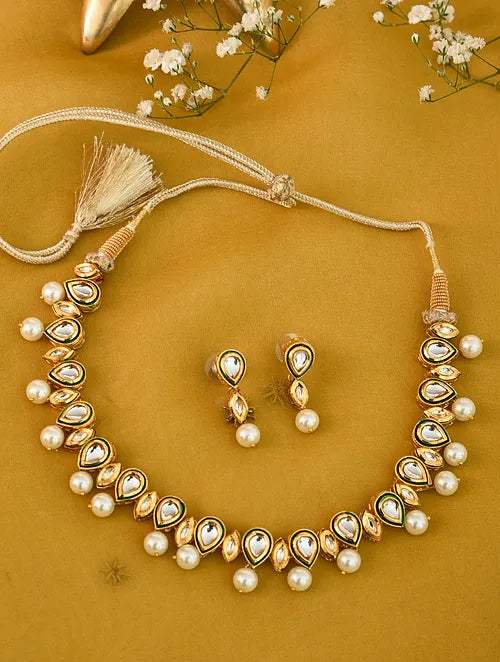 Single Line Kundan Necklace with Earrings