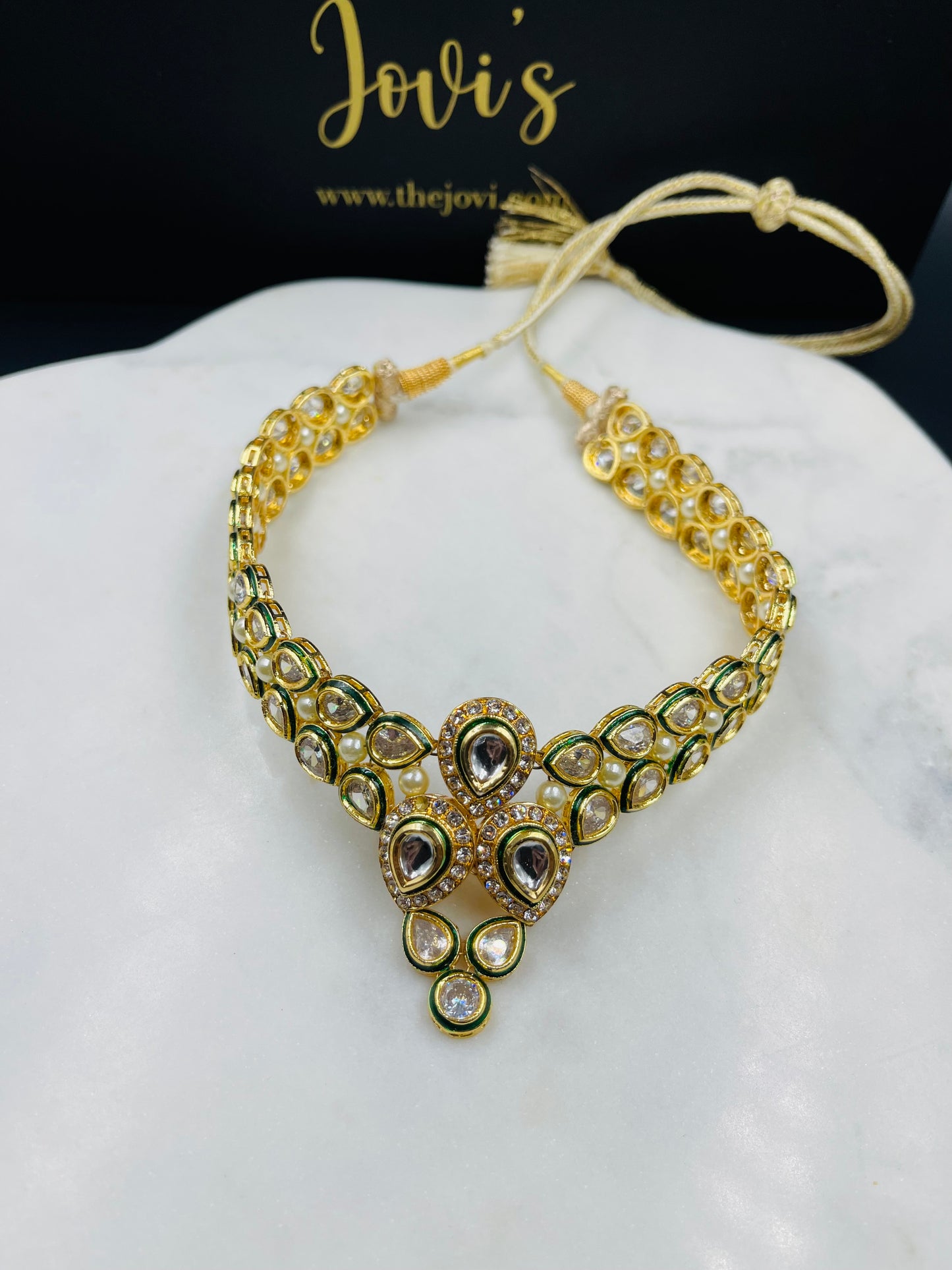 Delicate Kundan Short Necklace with Earrings