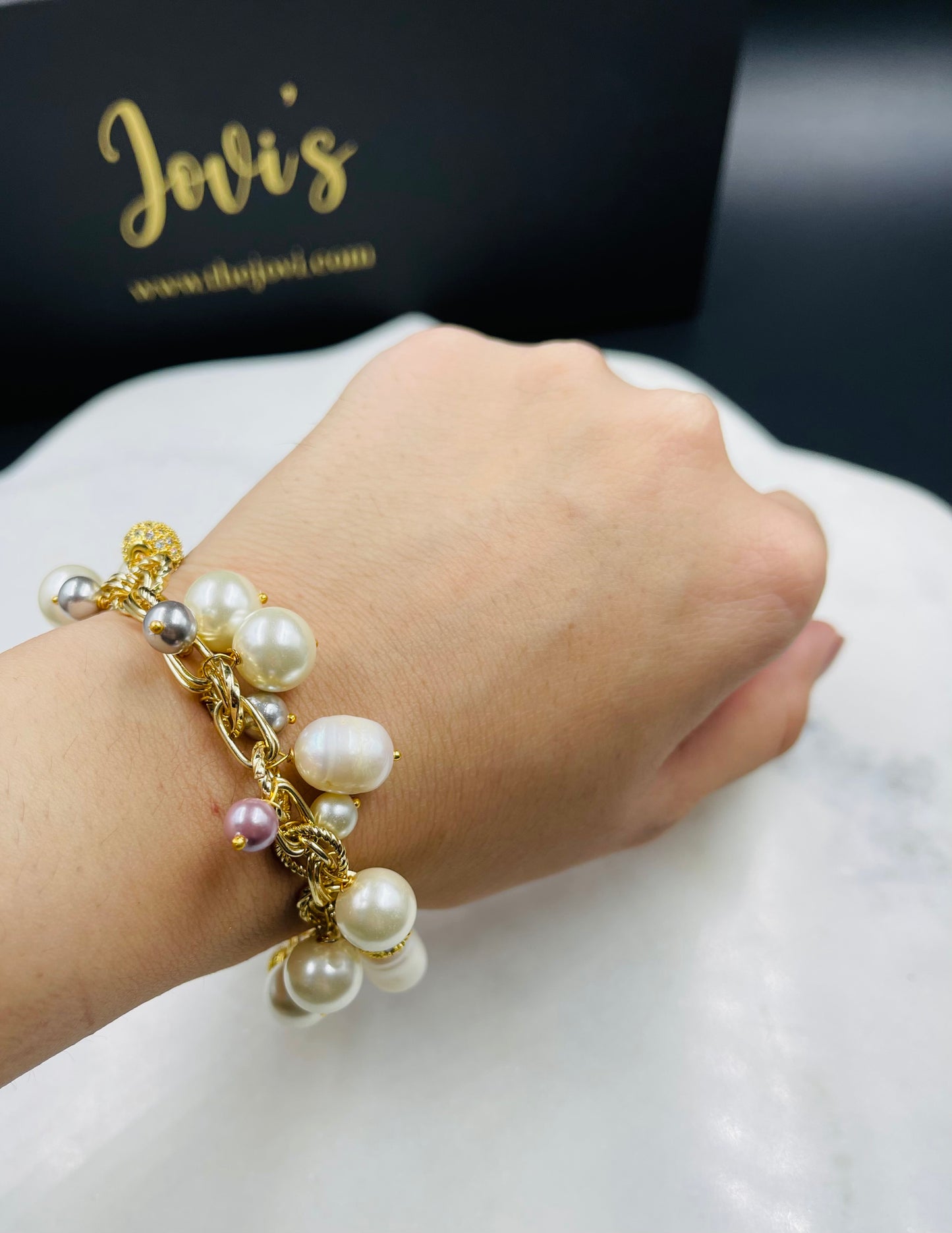 Freshwater & Shell Pearls Bracelet