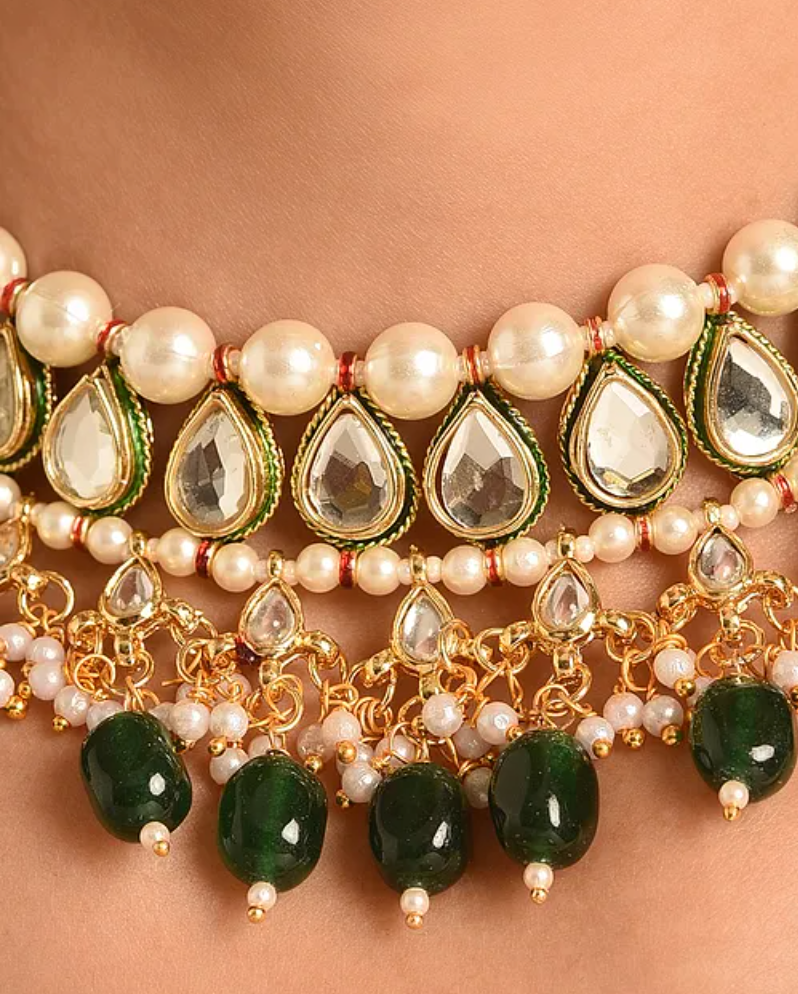 Green Quartz and Kundan Necklace with Earrings