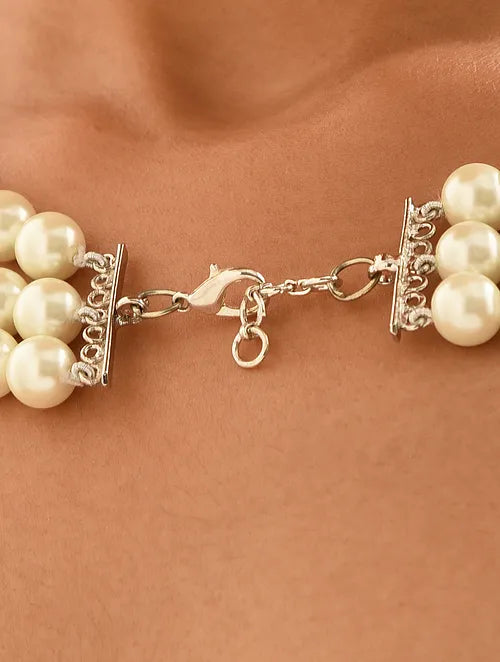 Triple Line Shell Pearl Necklace with Crystal Accessories